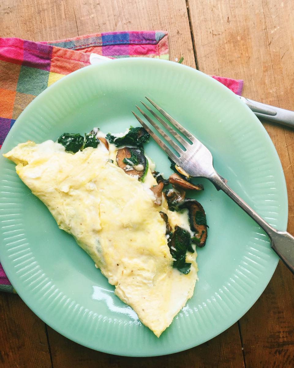 spinach, mushroom and mozzarella omelet