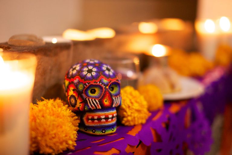 Objetos Que Se Ponen En Un Altar De Muertos