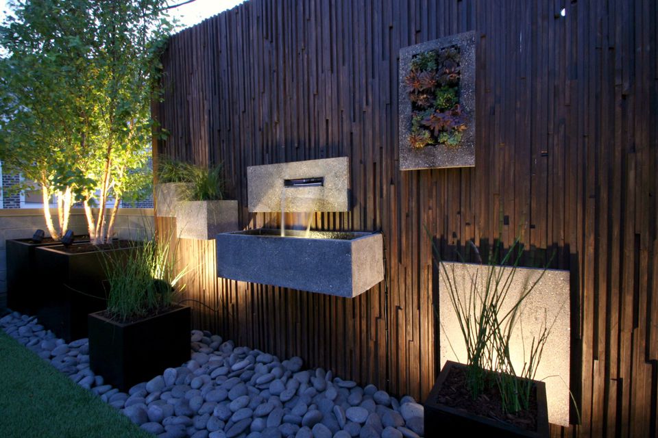 Rooftopia garden design outdoorlighting reclaimedprivacyscreen barnboard chicago roofdeck LT 58d5d0623df78c5162ea7391