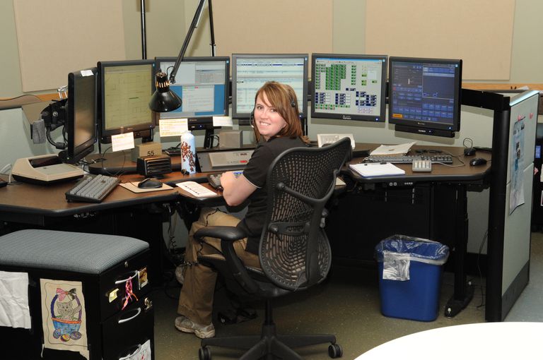 how-to-become-a-police-dispatcher