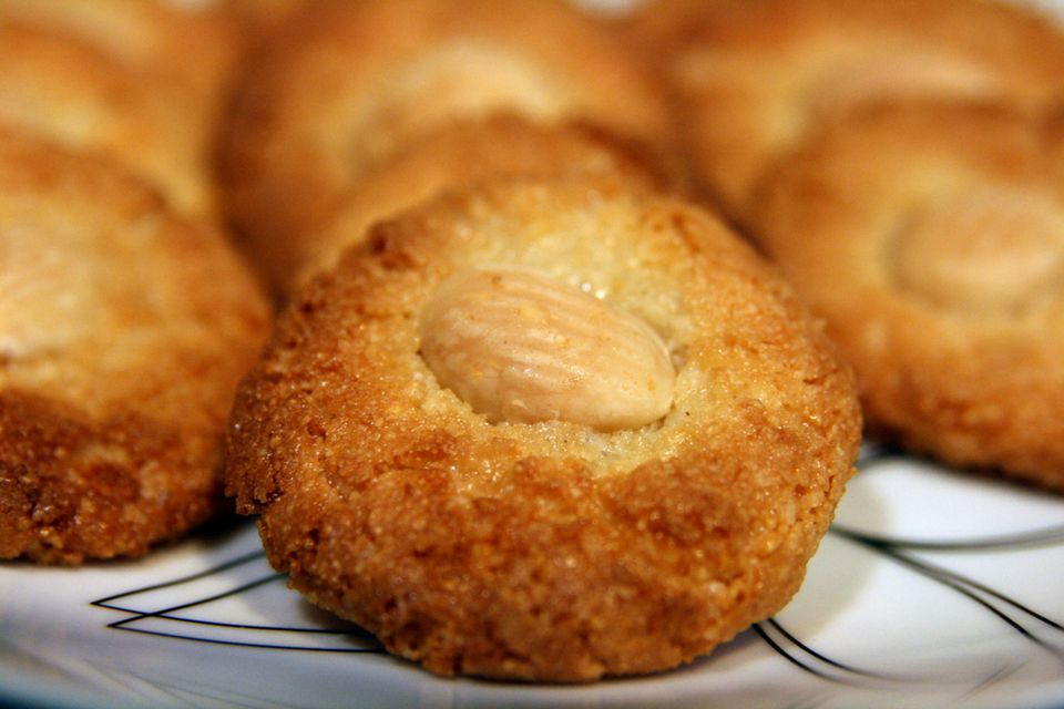 easy-spanish-almond-cookies-recipe-almendrados