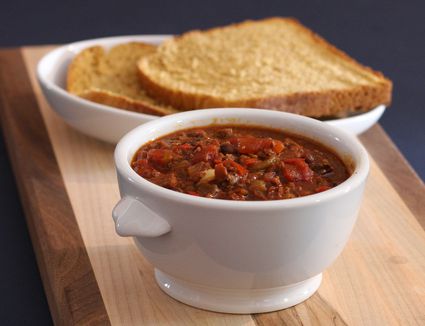 Spicy Ground Beef and Pinto Bean Chili Recipe