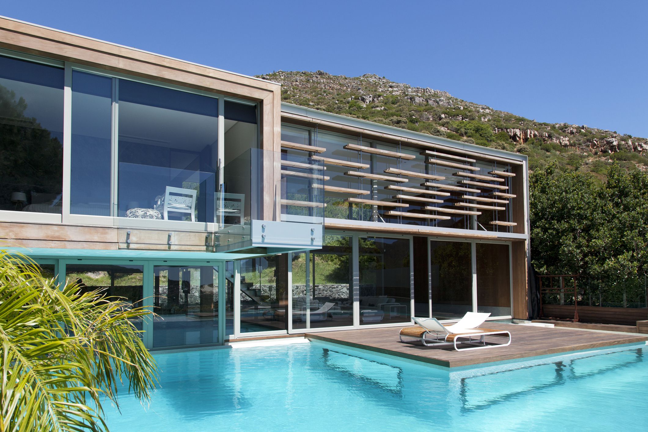 25 Beautiful Modern Swimming Pool Designs