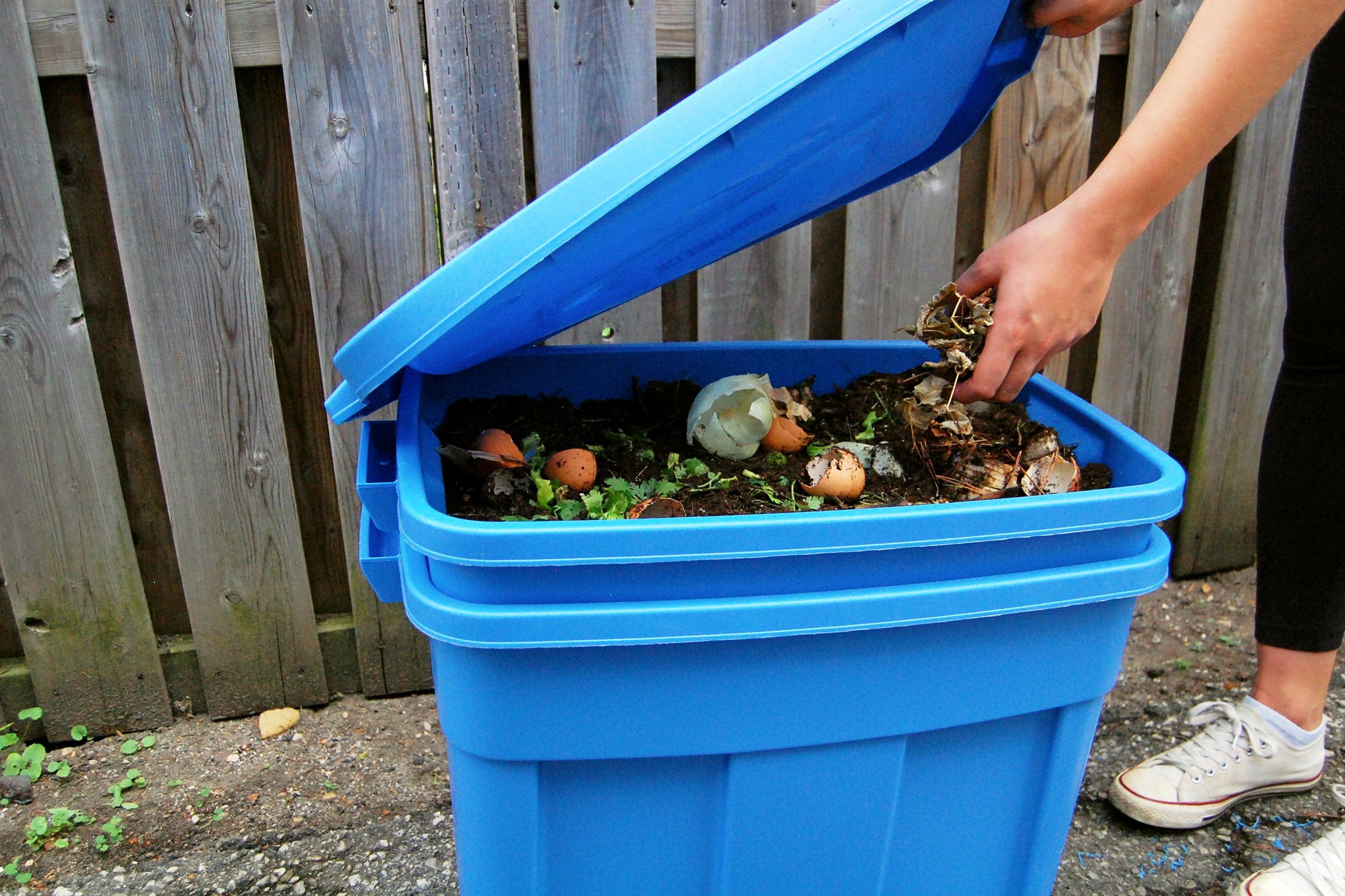 How To Make A Compost Bin Using A Plastic Storage Container