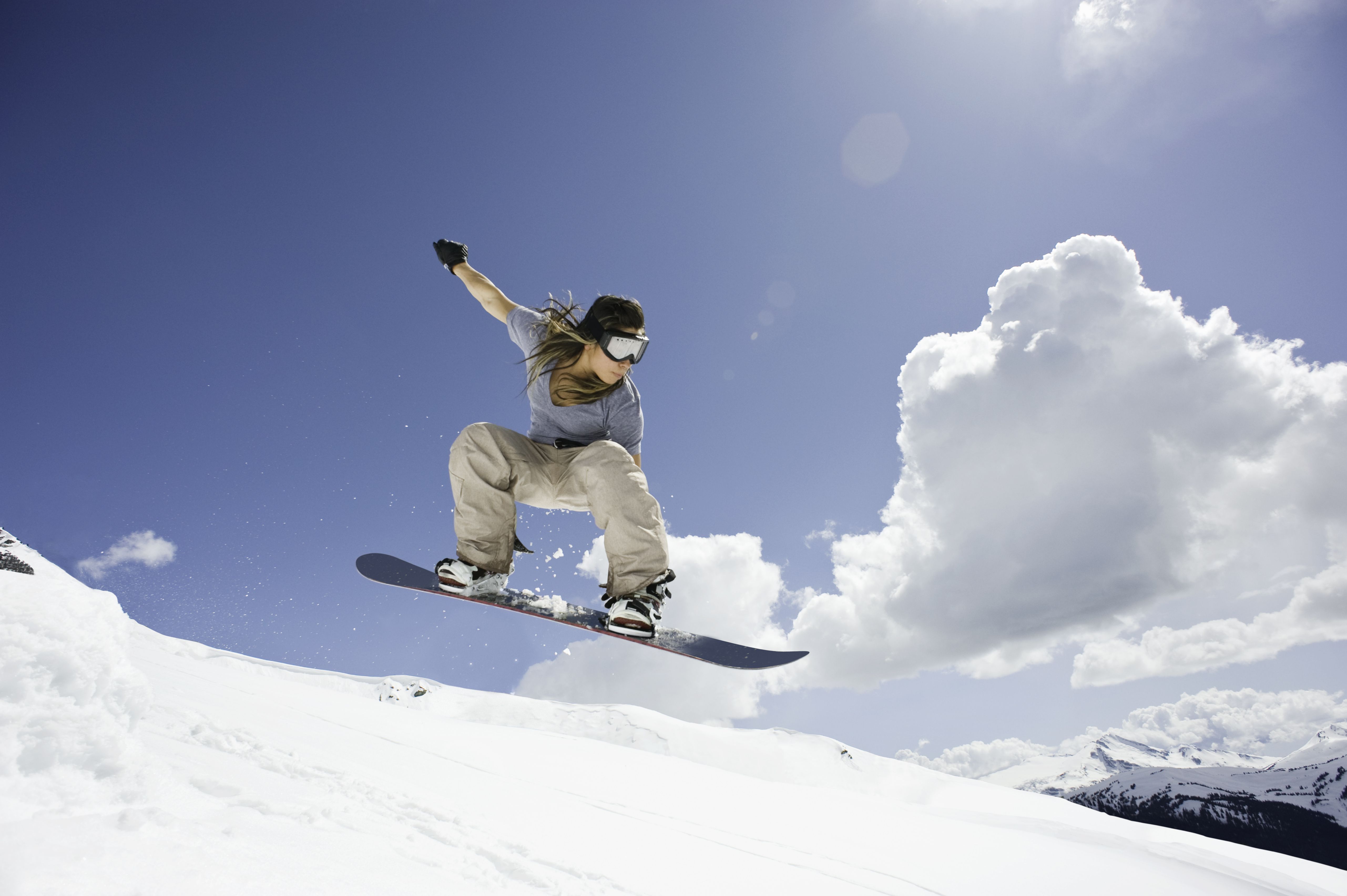 Is It Your First Time Snowboarding? You Need To Read This 2024