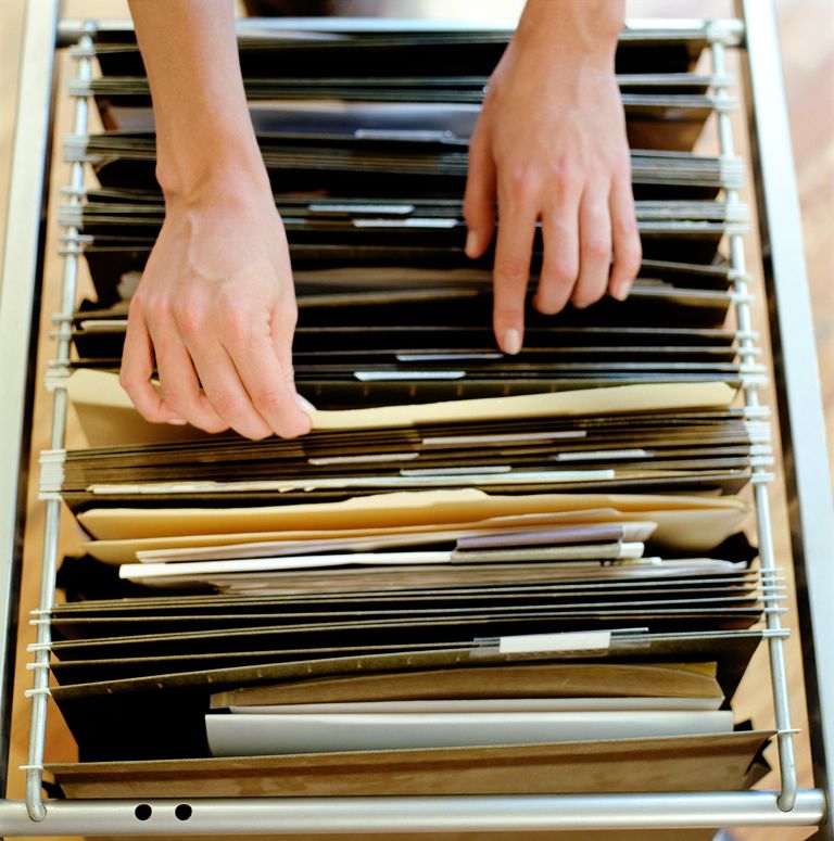 How to sort folders list in outlook express