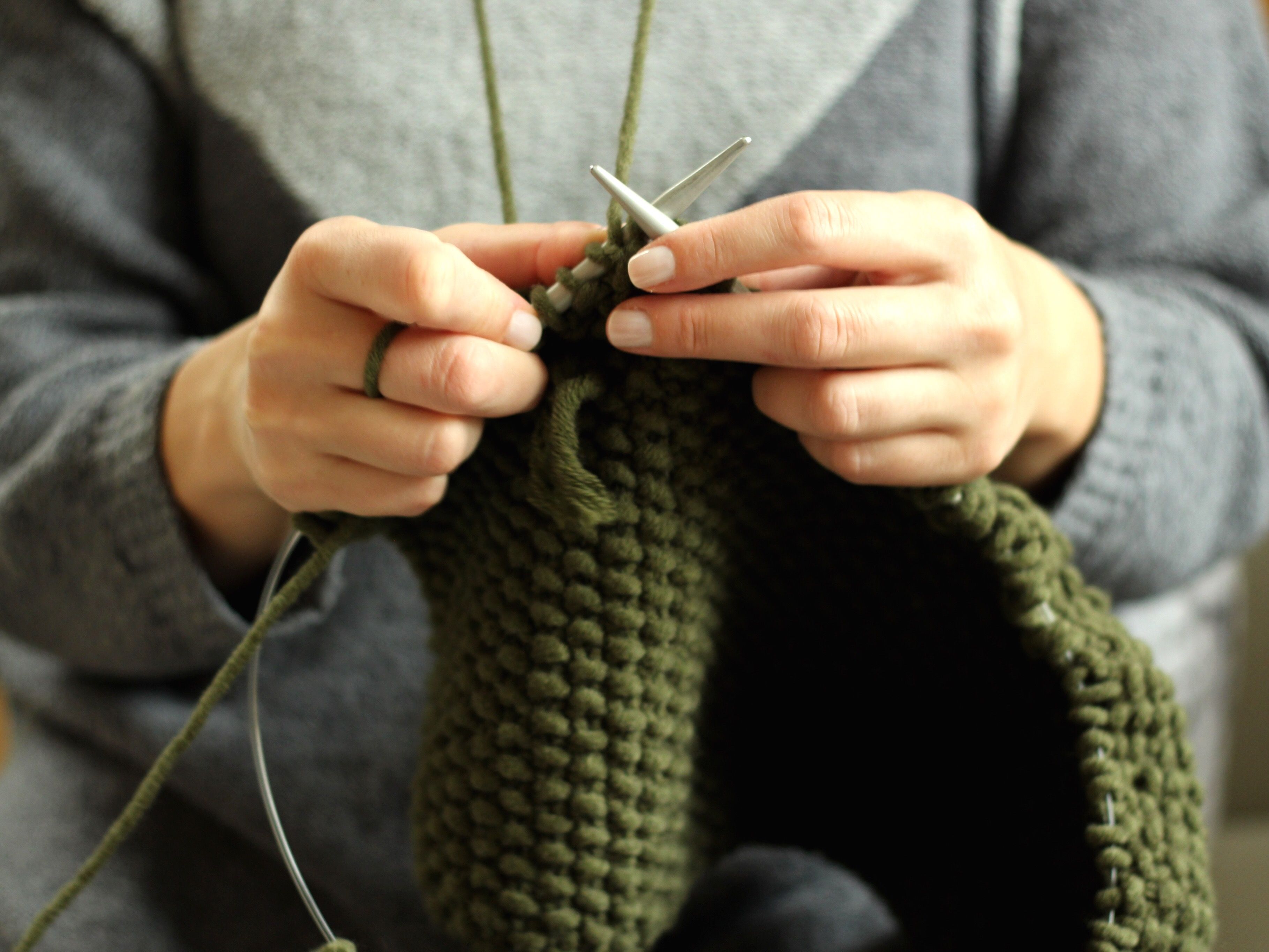 Learn How to Knit the Sand Stitch