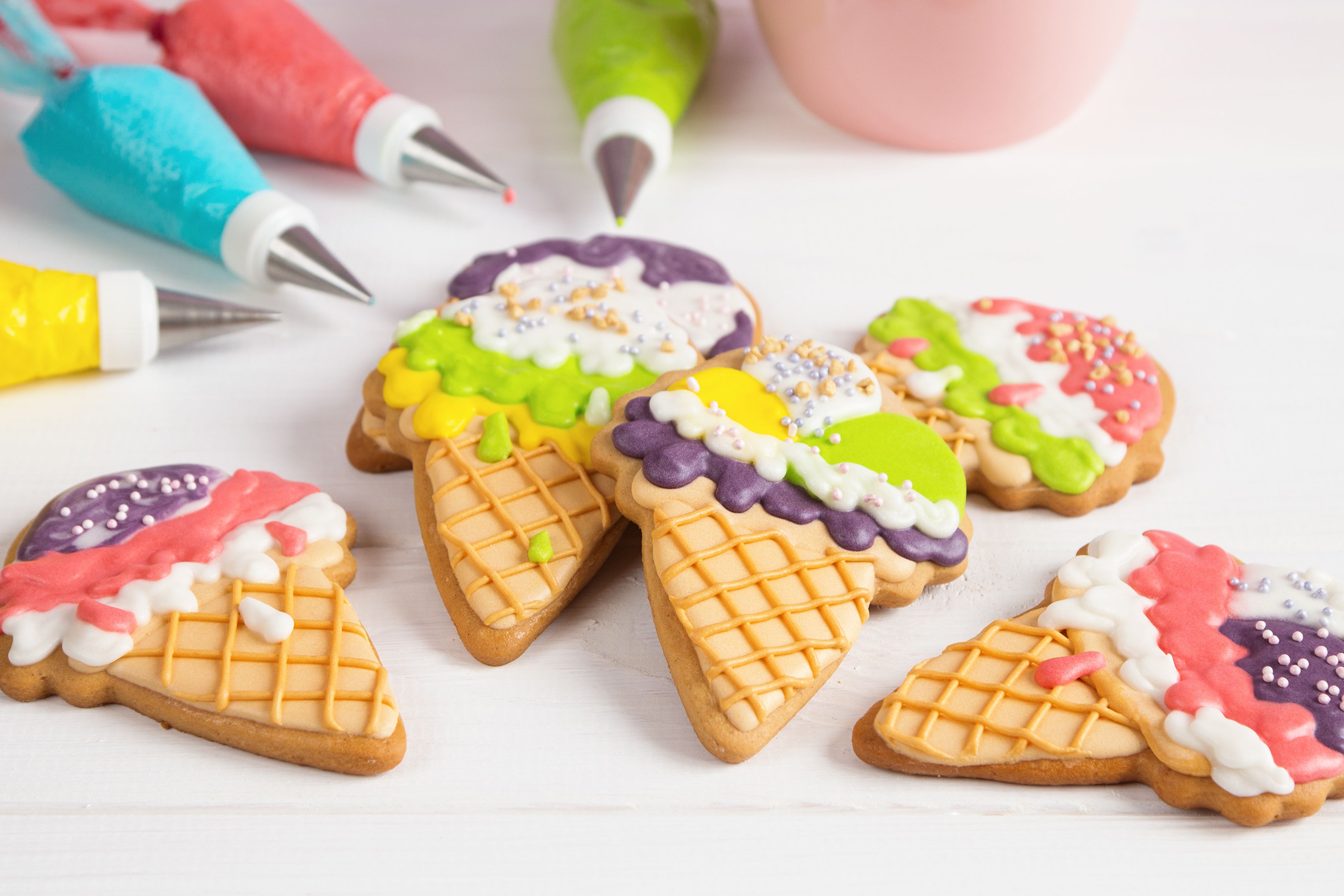 Throwing a Cookie Decorating Party for Kids