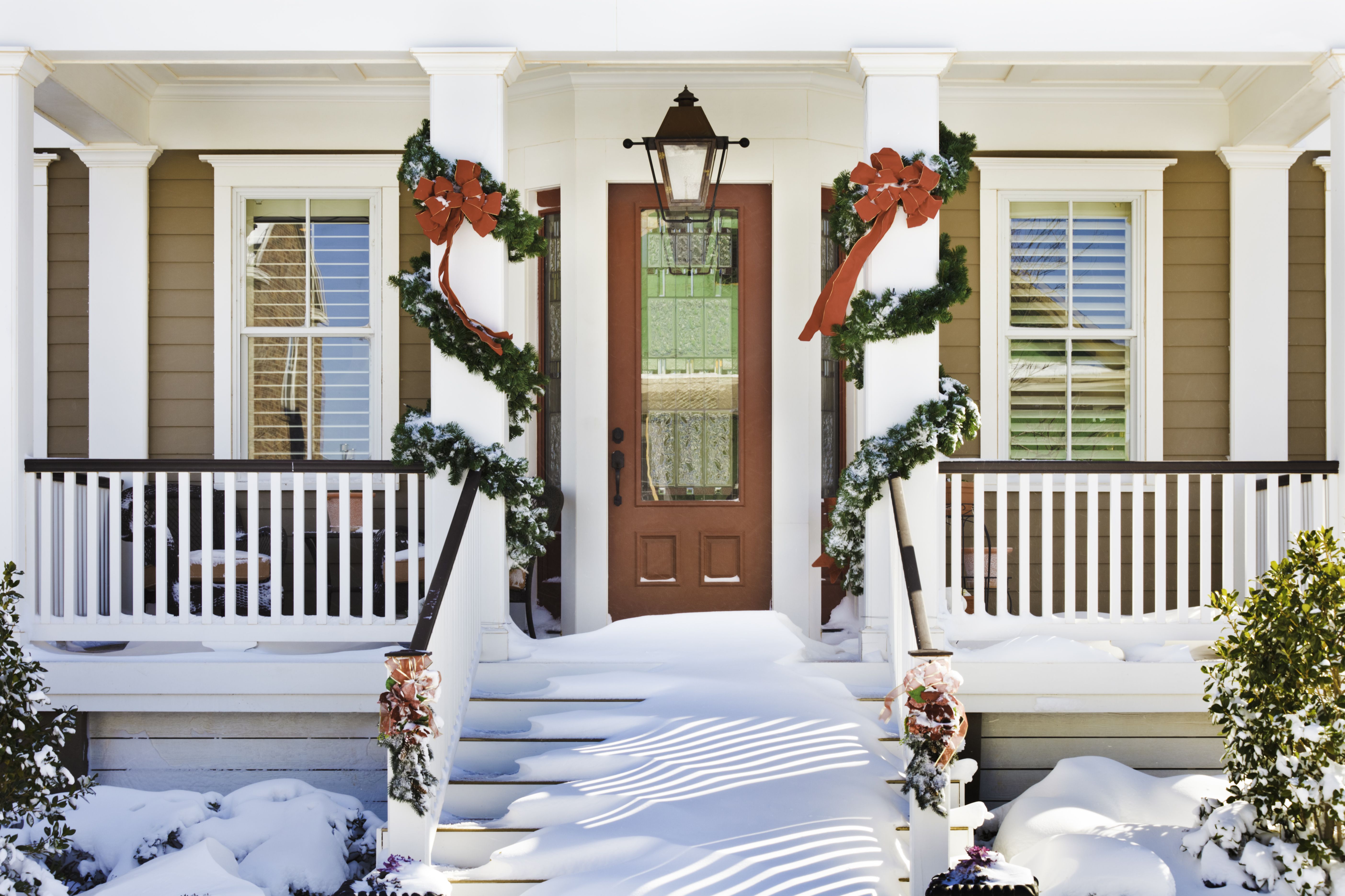 How to Hang Garland Around a Door (and Avoid Damage)