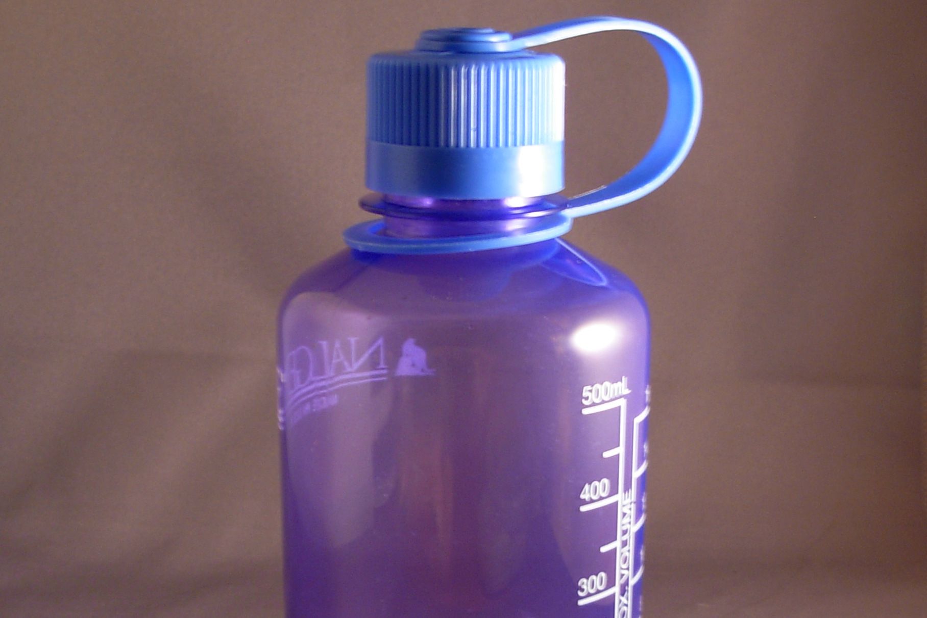 Are lexan polycarbonate water bottles safe to reuse 