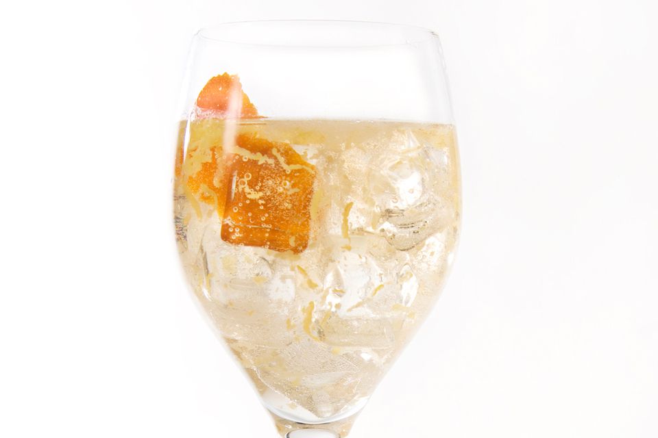 Easy White Wine Spritzer Recipe