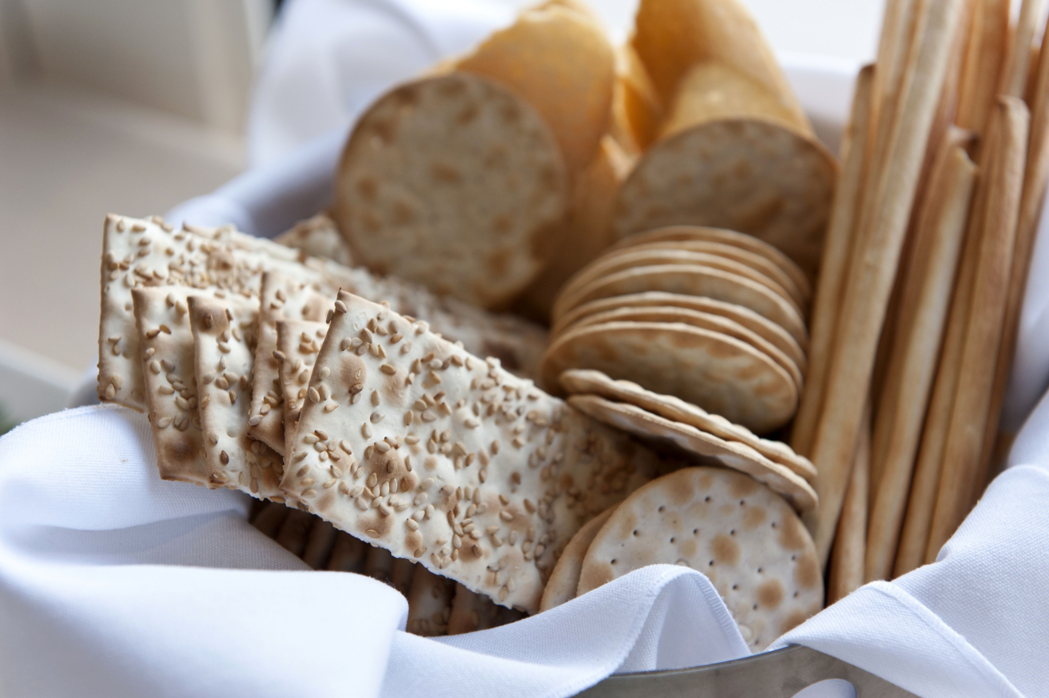 Best and Worst Cracker Choices: Calories in Favorites
