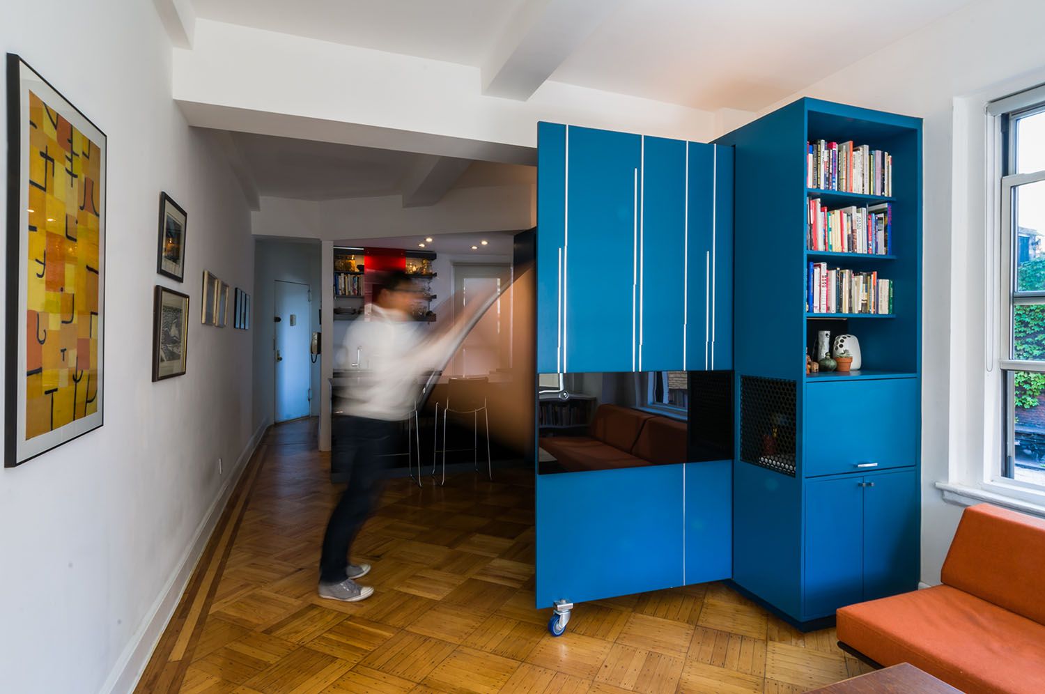 Unfolding Apartment