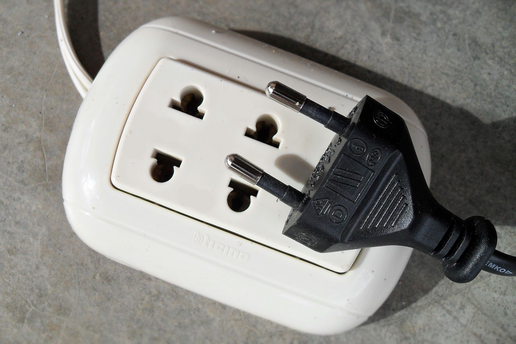 Electricity in Peru: Outlets, Plugs, and Voltage