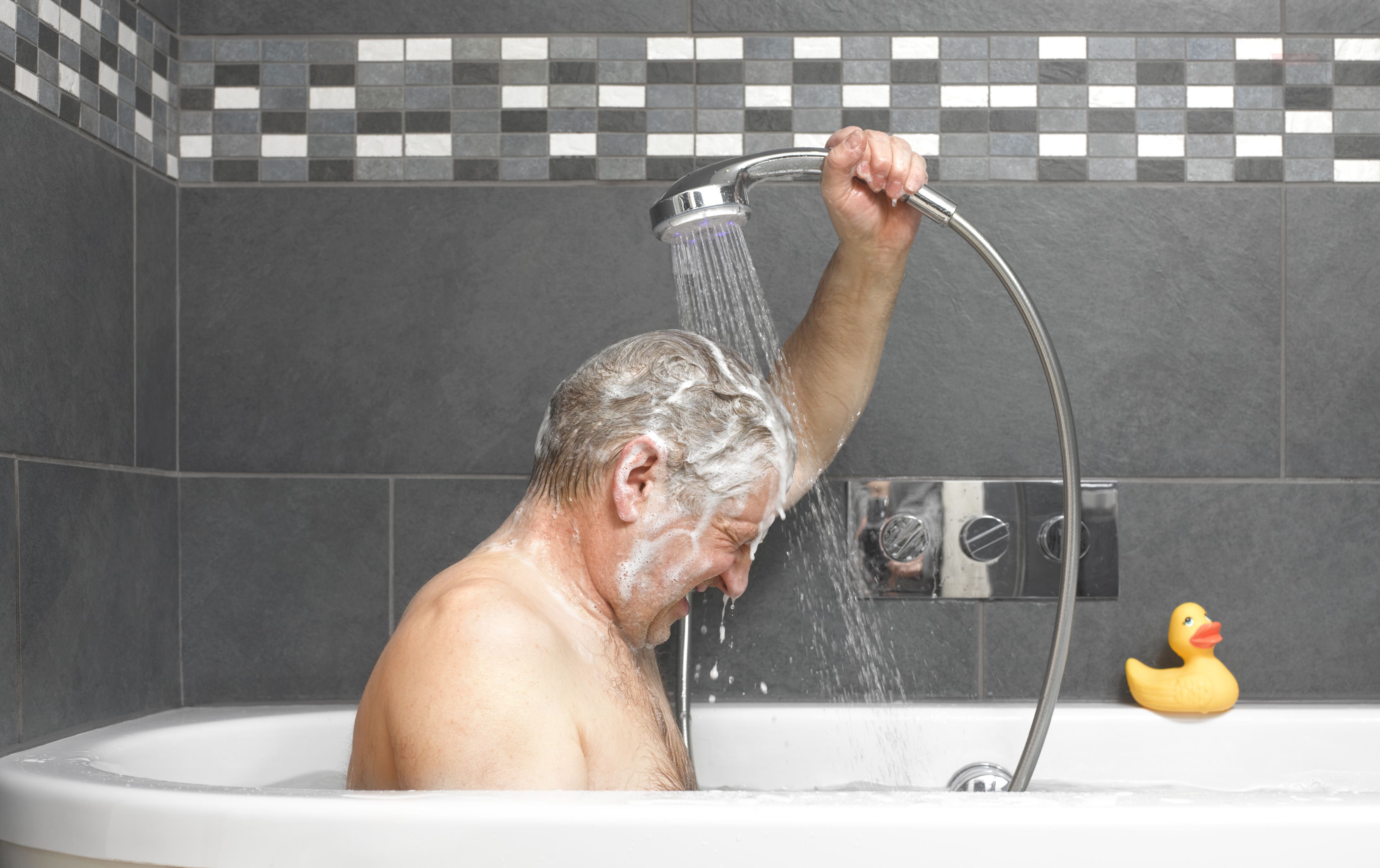 19-tips-for-helping-someone-with-dementia-shower-or-bathe