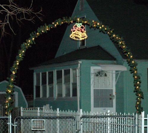 A Gallery of Great Ideas for Christmas Light Displays