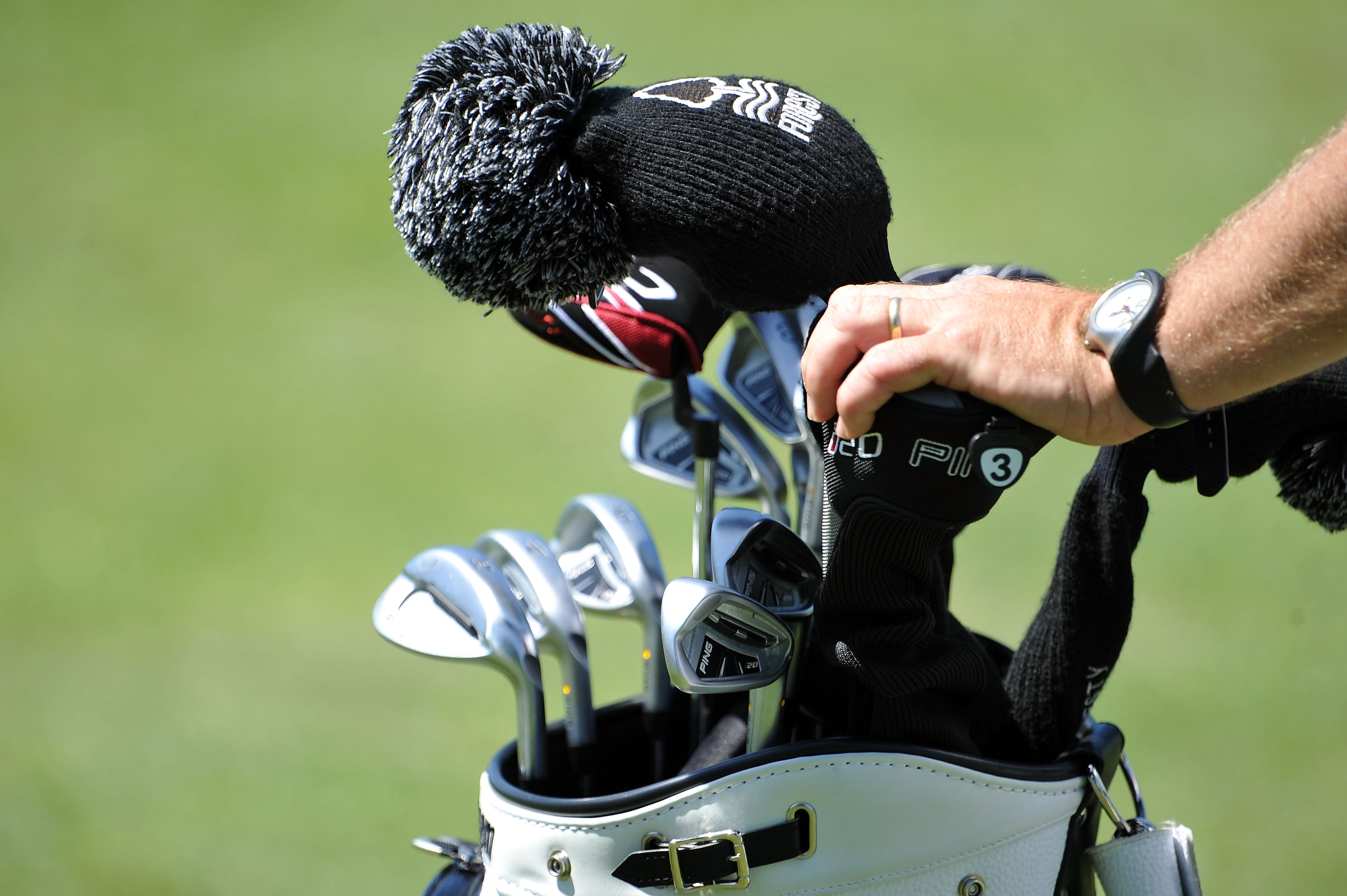 How Many Golf Clubs Are Allowed in Your Golf Bag?