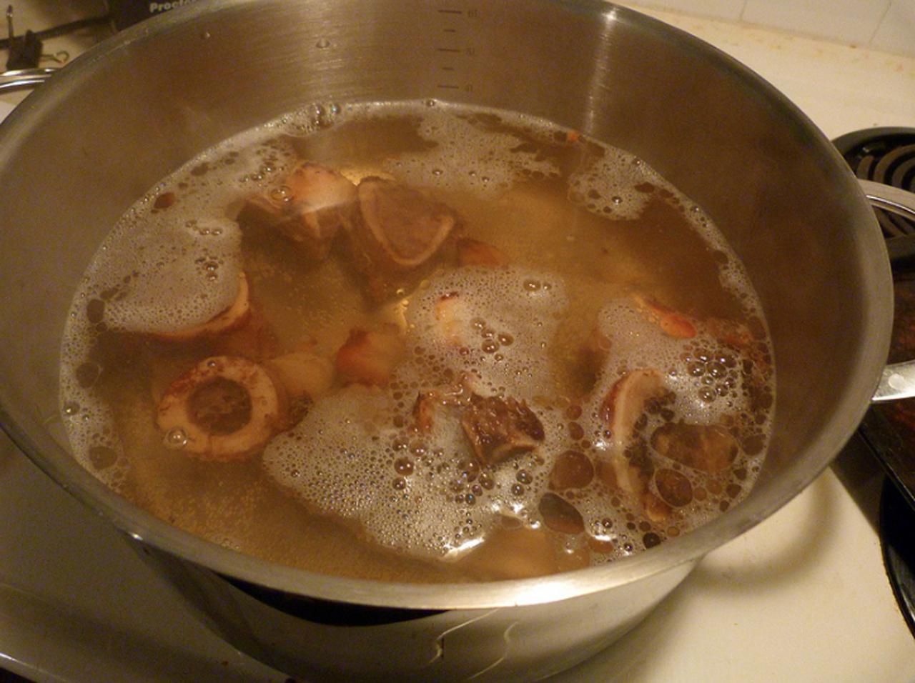 How to Make Brown Stock for Sauces