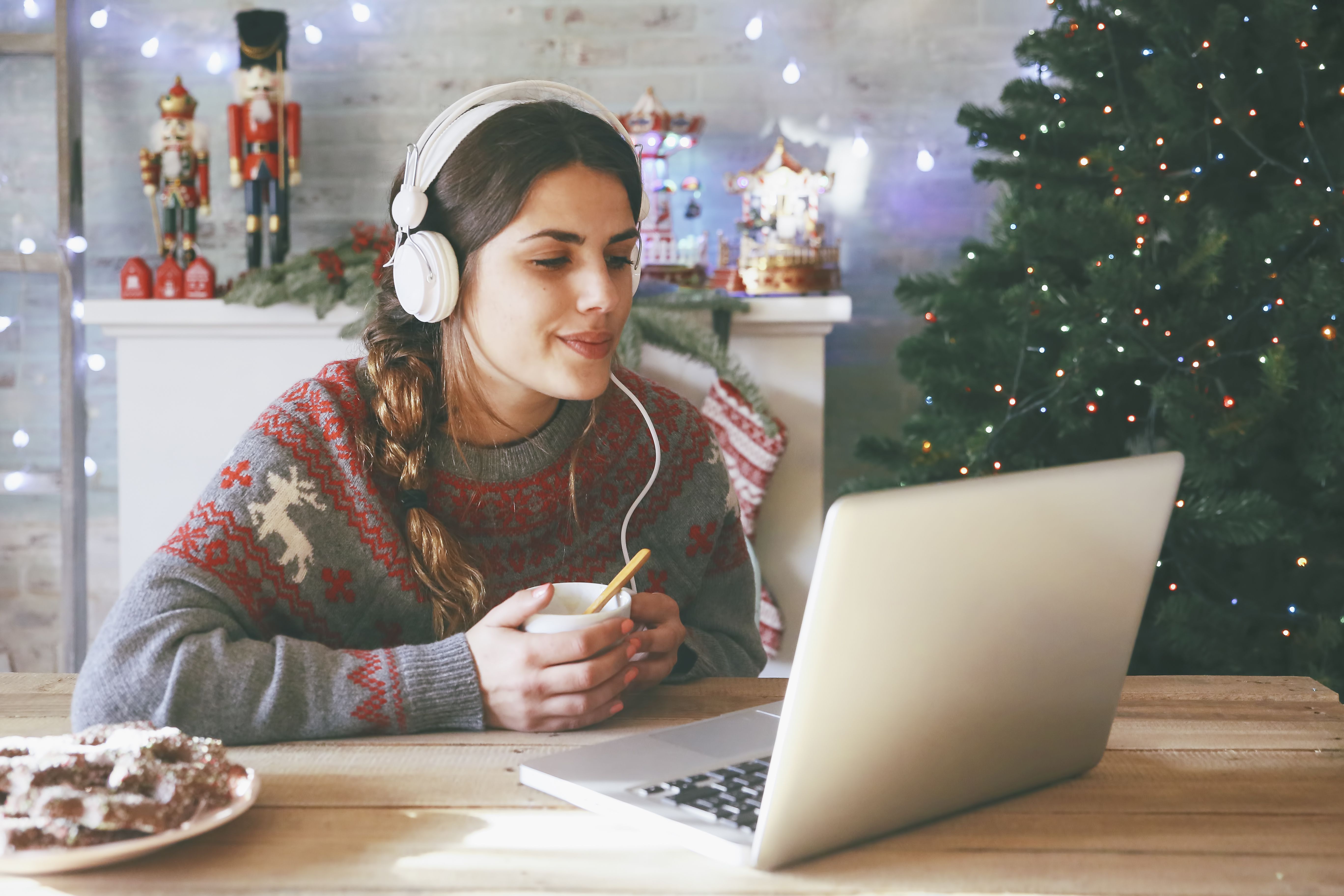 8 Sources for Free Christmas Music Downloads