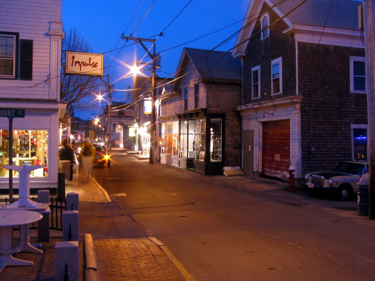 https://fthmb.tqn.com/40xKl1M-weegchgCsISaJ5OU1Q8=/1229x922/filters:fill(auto,1)/Provincetown_commercial_street_night-56a350c65f9b58b7d0d172a3.jpg