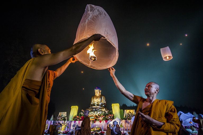 Buddhist Holidays 2017 Illustrated Calendar