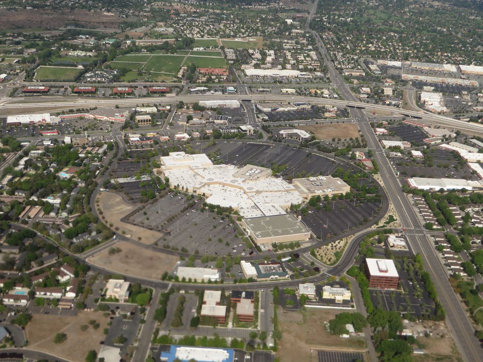 Meadowood_Mall_Reno 59c5270e68e1a20014b255b3