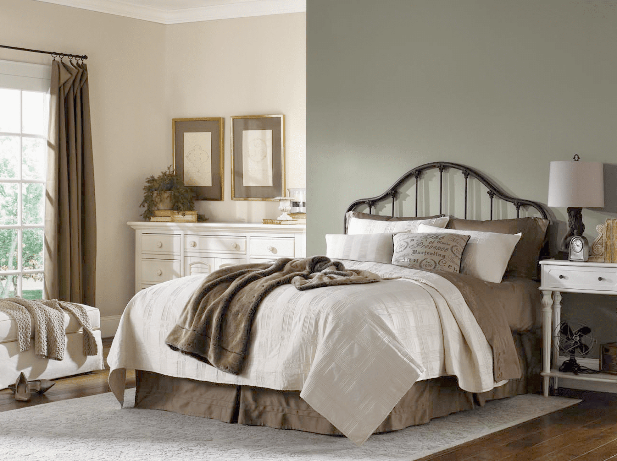 The Best Relaxing Bedroom Paint Colors