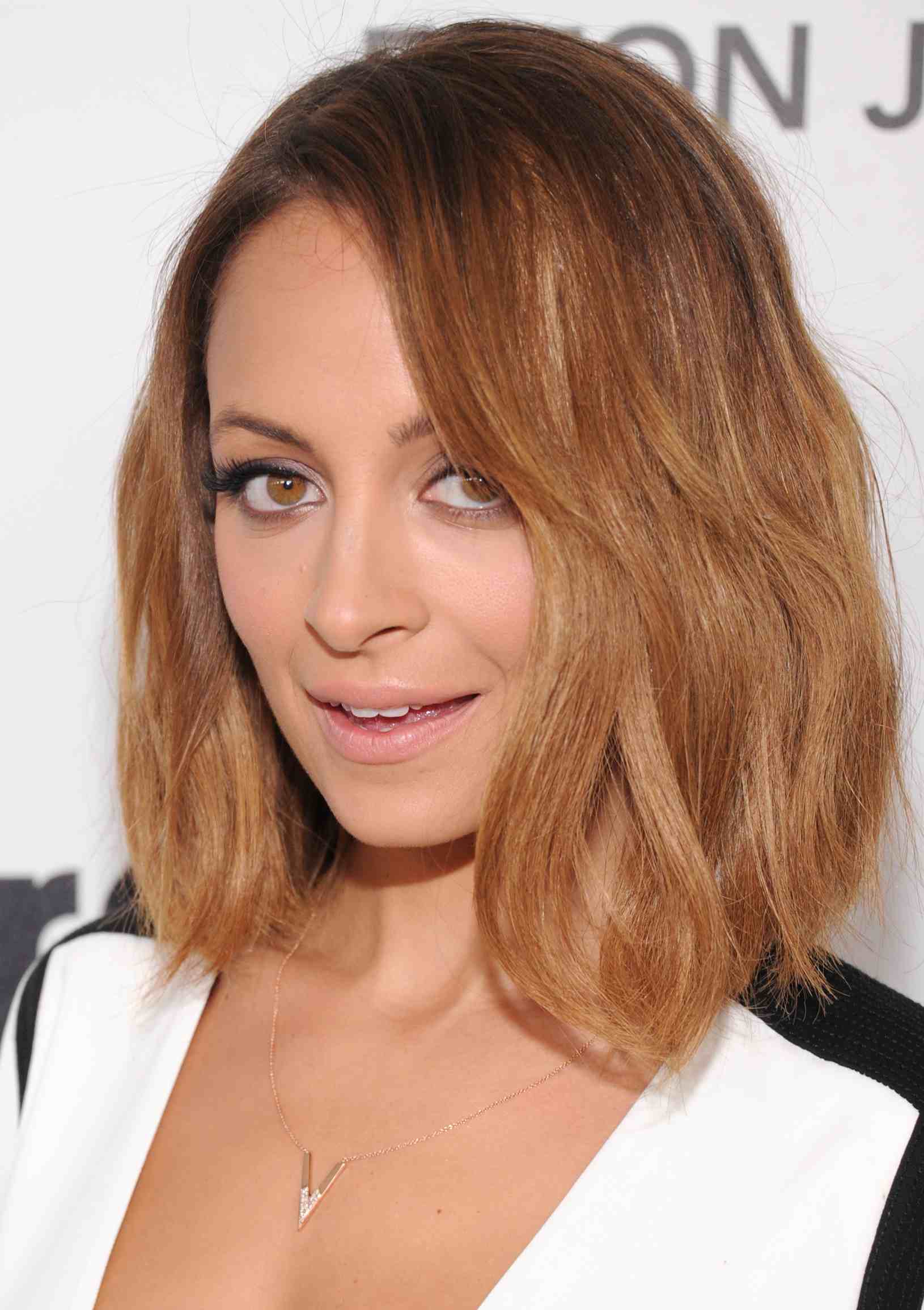 Unique Celebrities with Long Bob Hairstyles<br/>