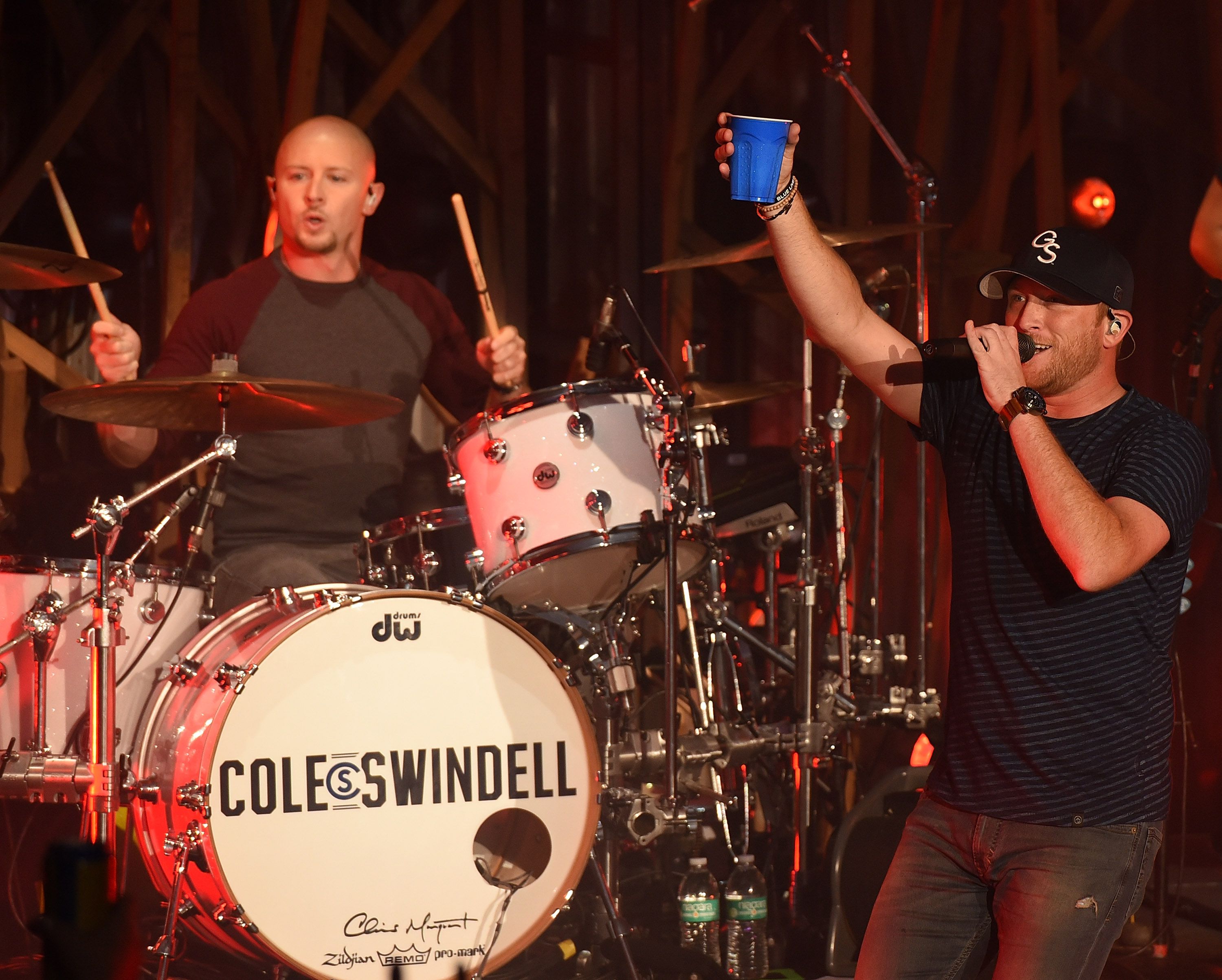 Learn About Country Star Cole Swindell3000 x 2408