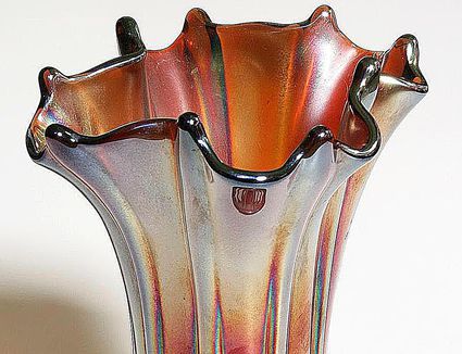 Fenton Art Glass Identification and Value Guide