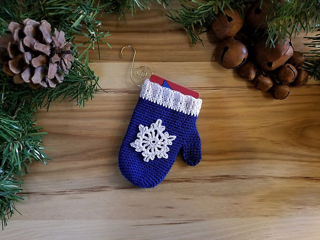 Mitten Gift Card Holder Ornament Free Crochet Pattern