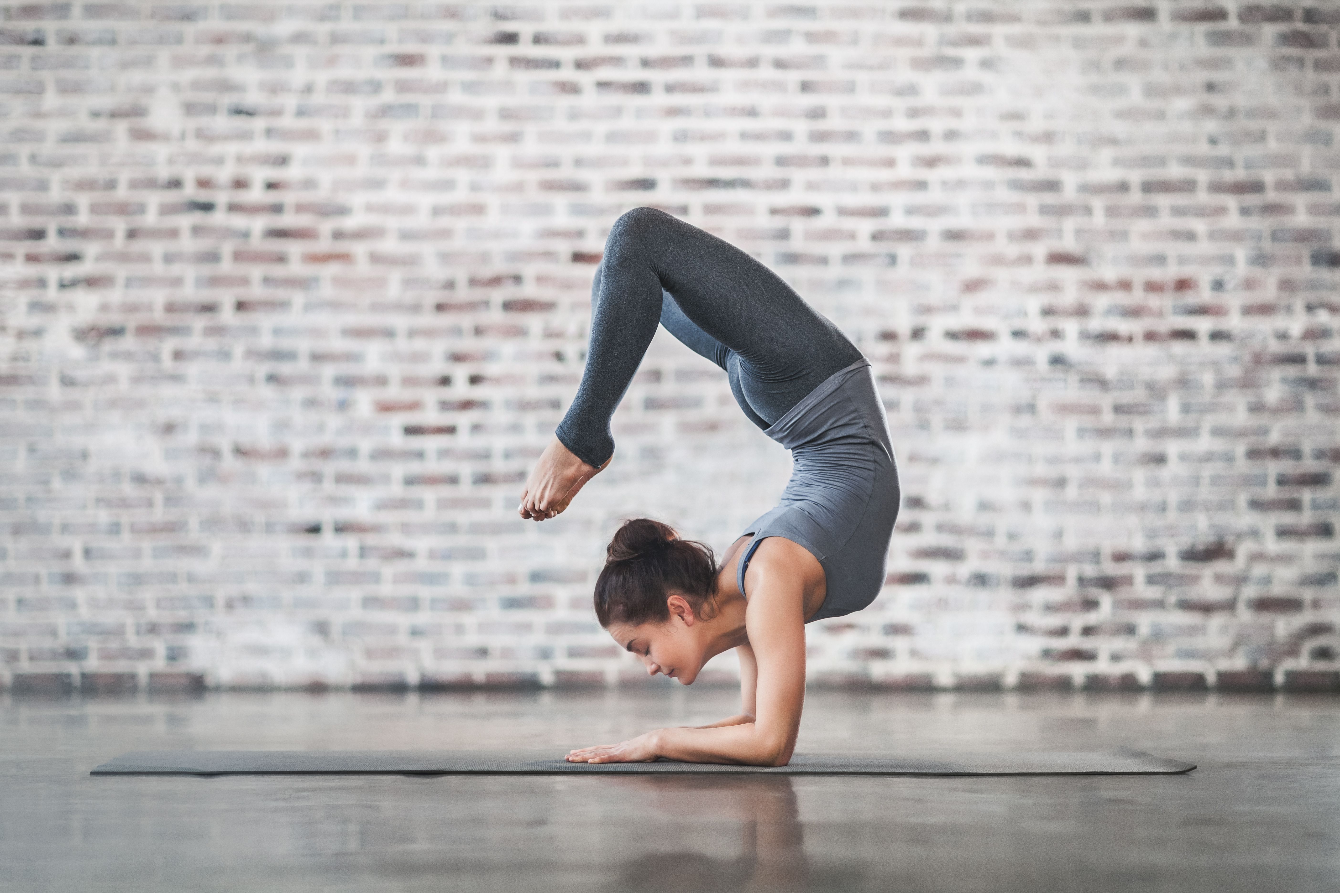 How to Do Vrschikasana (Scorpion Yoga Pose)