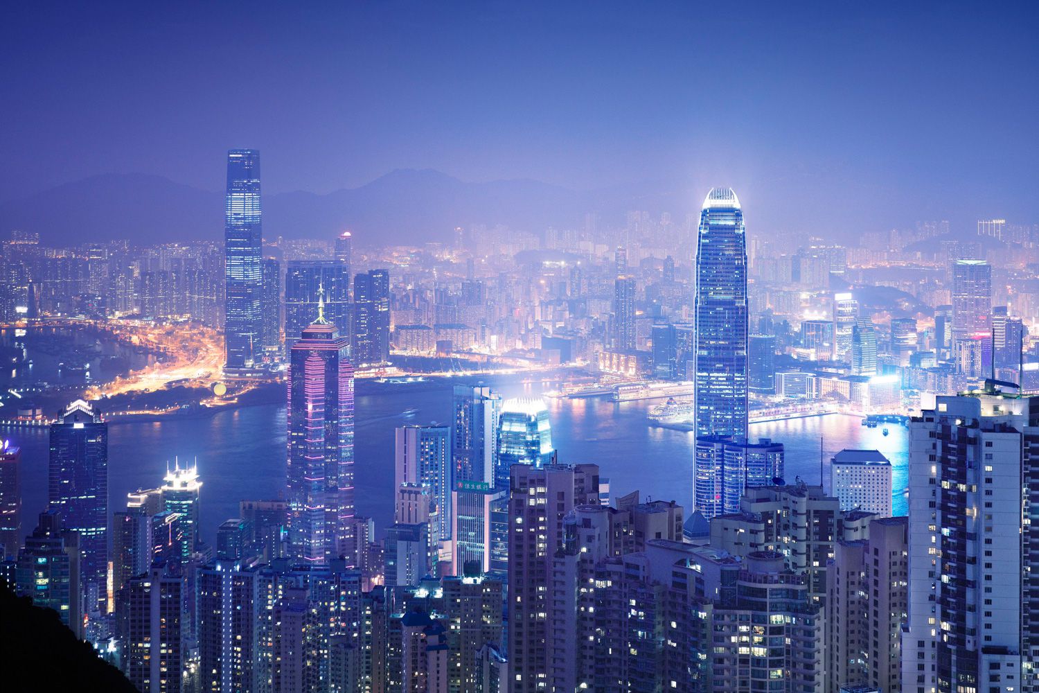 Top 10 Must See Locations in Hong Kong