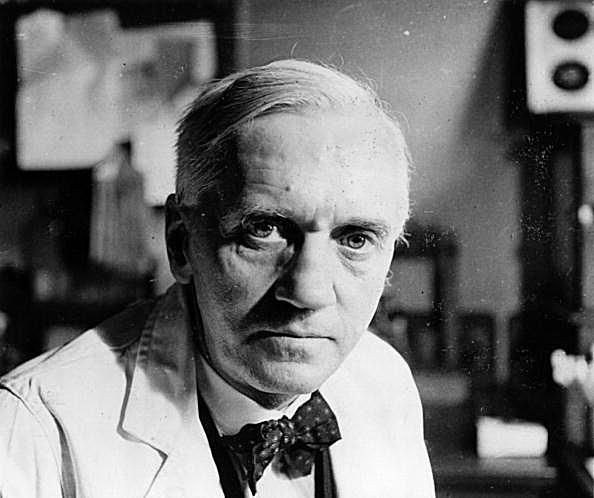 alexander-fleming-discovers-penicillin