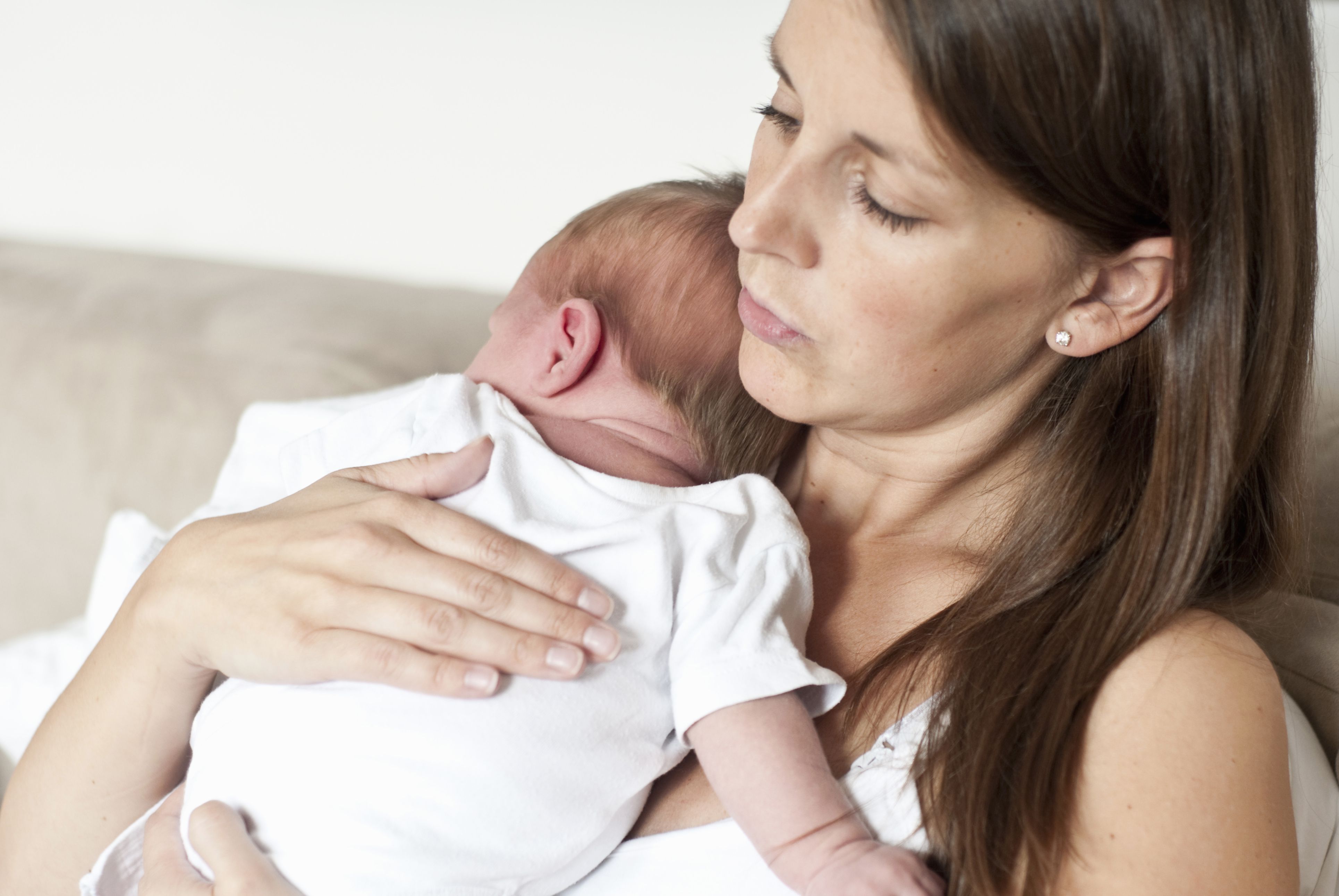 breastfeeding-and-burping-your-baby