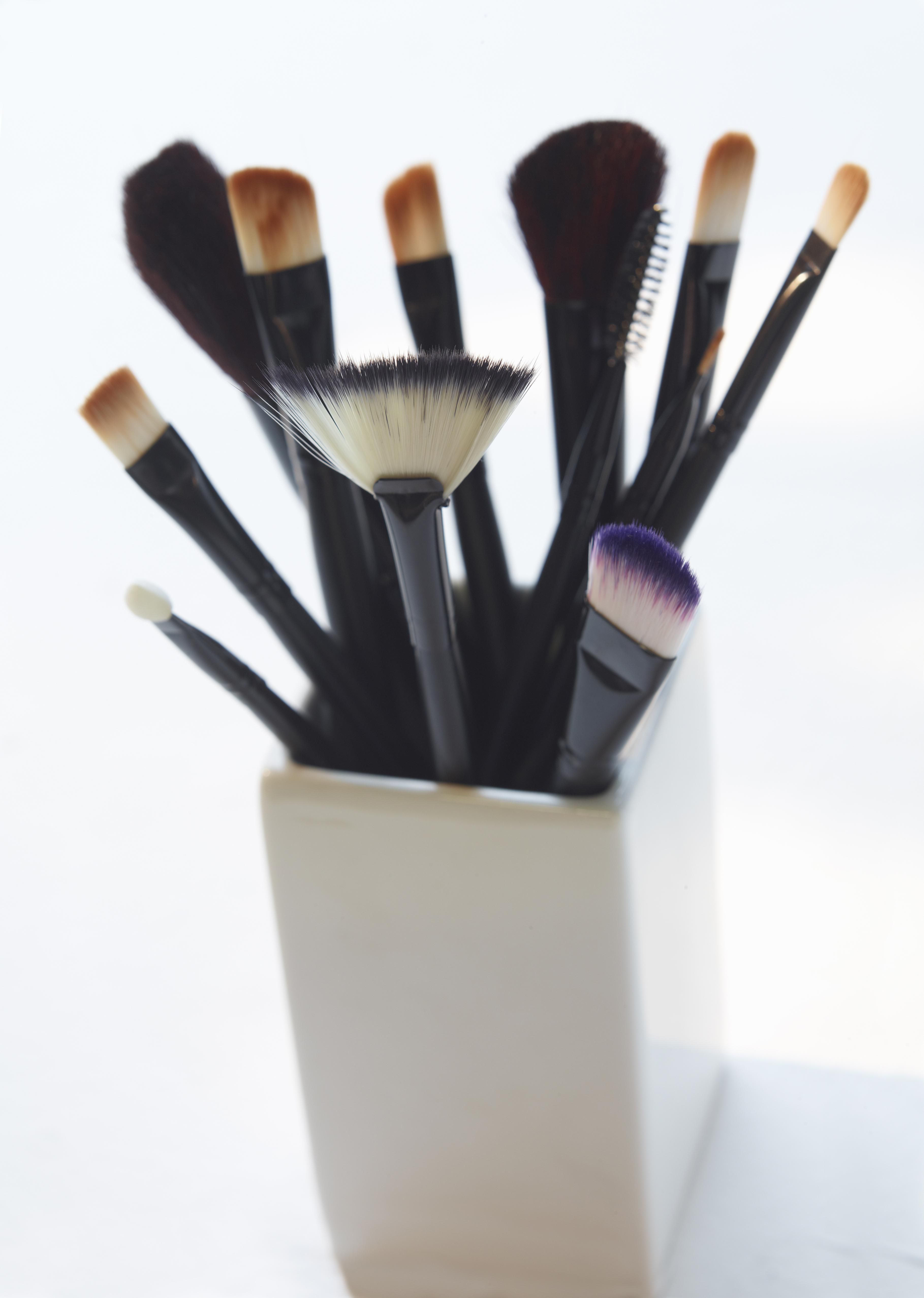 how-to-clean-makeup-brushes