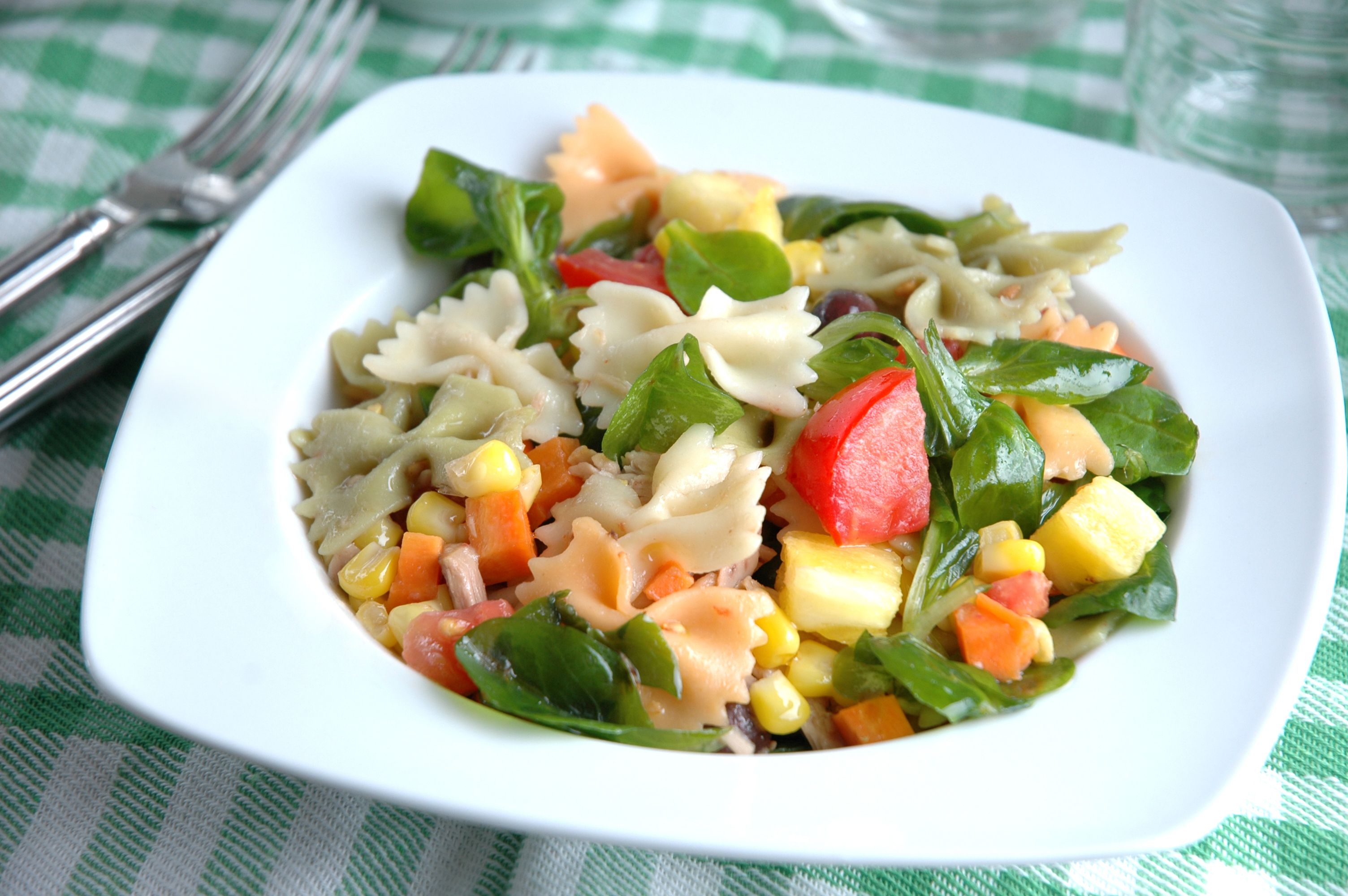 spanish-summer-pasta-salad-recipe-ensalada-de-pasta