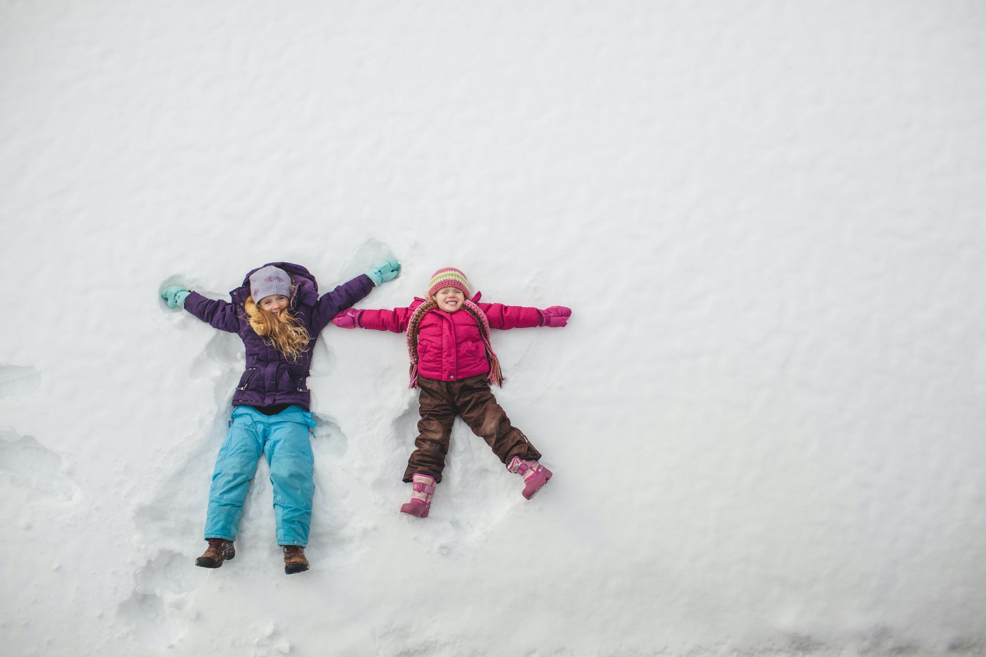 How to Keep Kids Warm and Cozy While Playing Outdoors All Winter