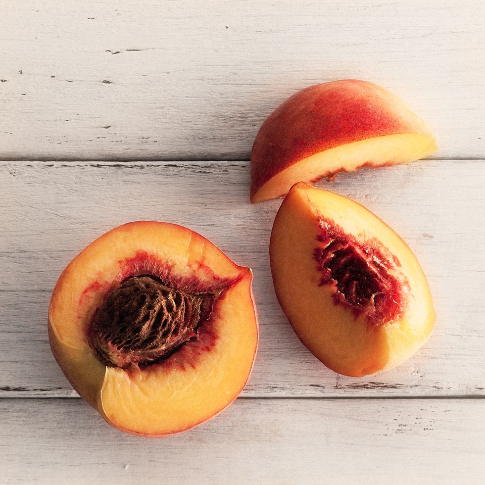 How to Cut Perfectly Sliced Peaches