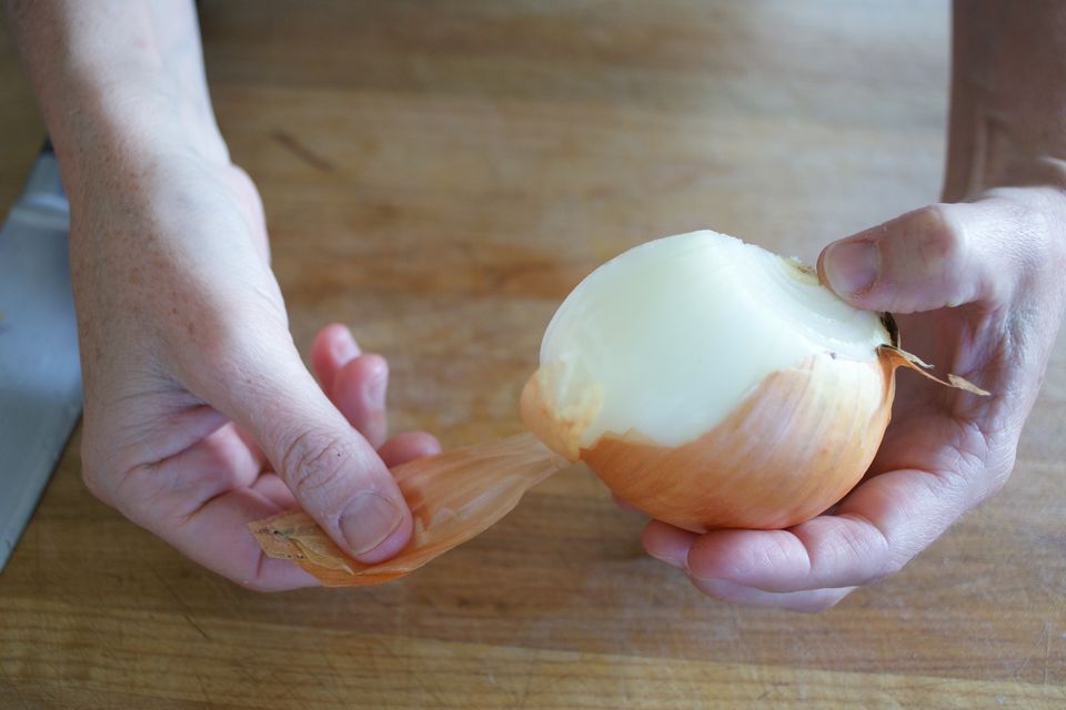 Guide to Slicing Onions With Ease