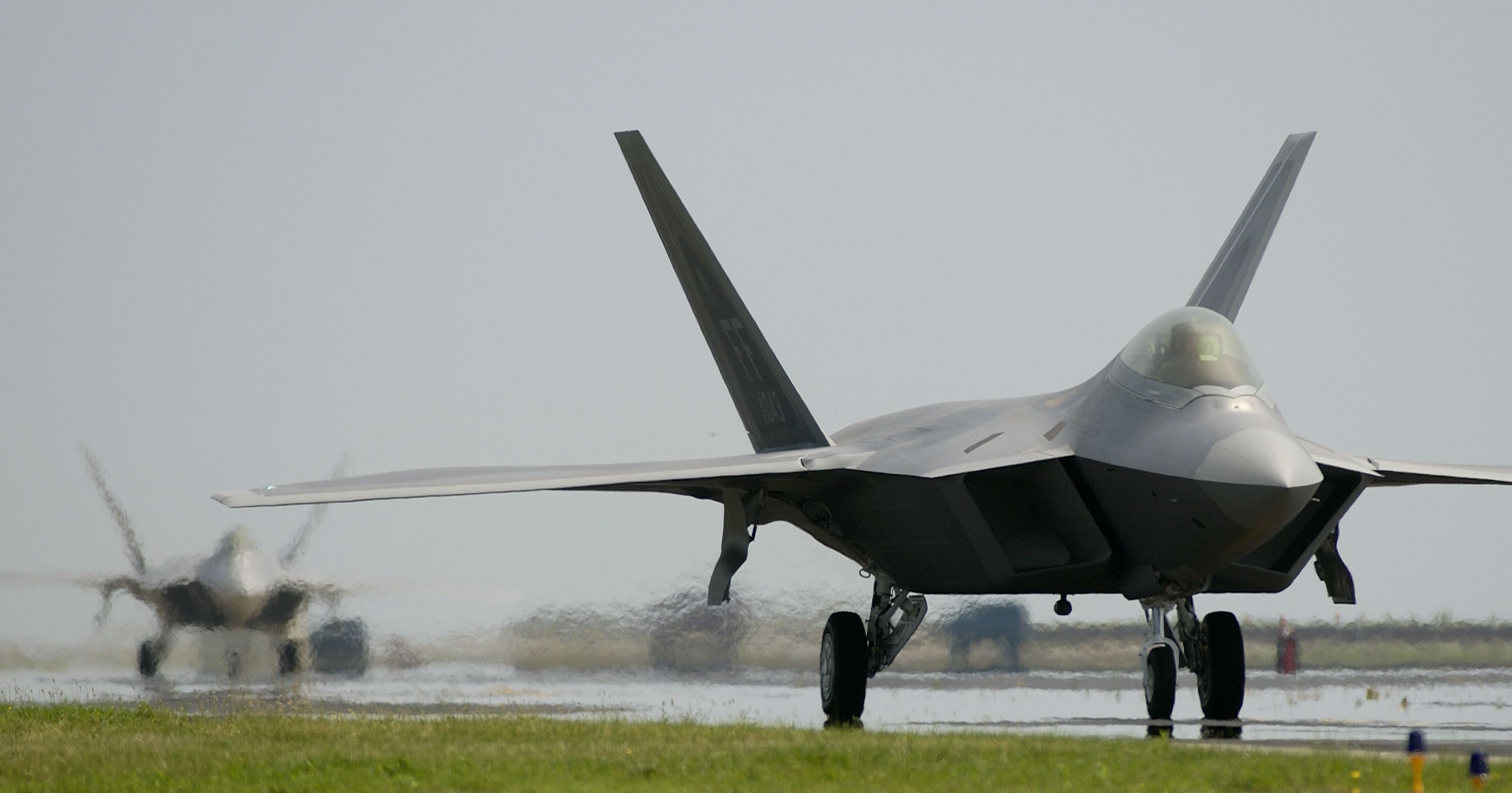 About The F-22 Raptor Fighter Jet