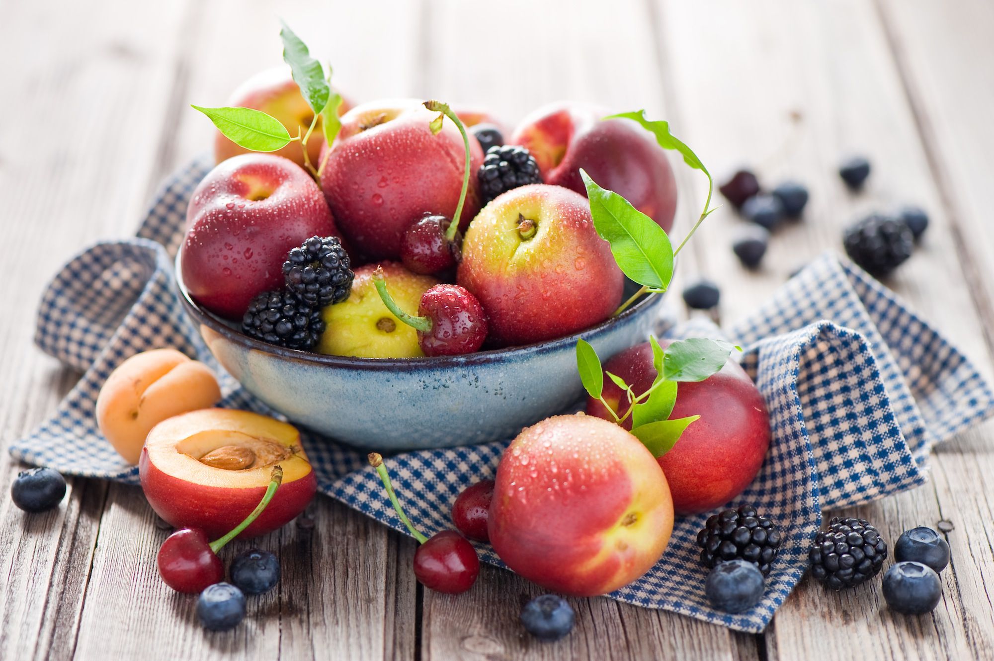  Fruit Bowls Keeping the Best Fruit Fresh Handy