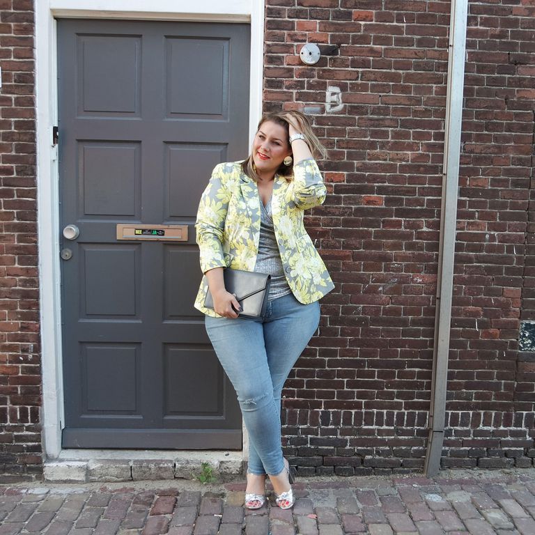 14-plus-size-jeans-outfits-that-will-turn-heads