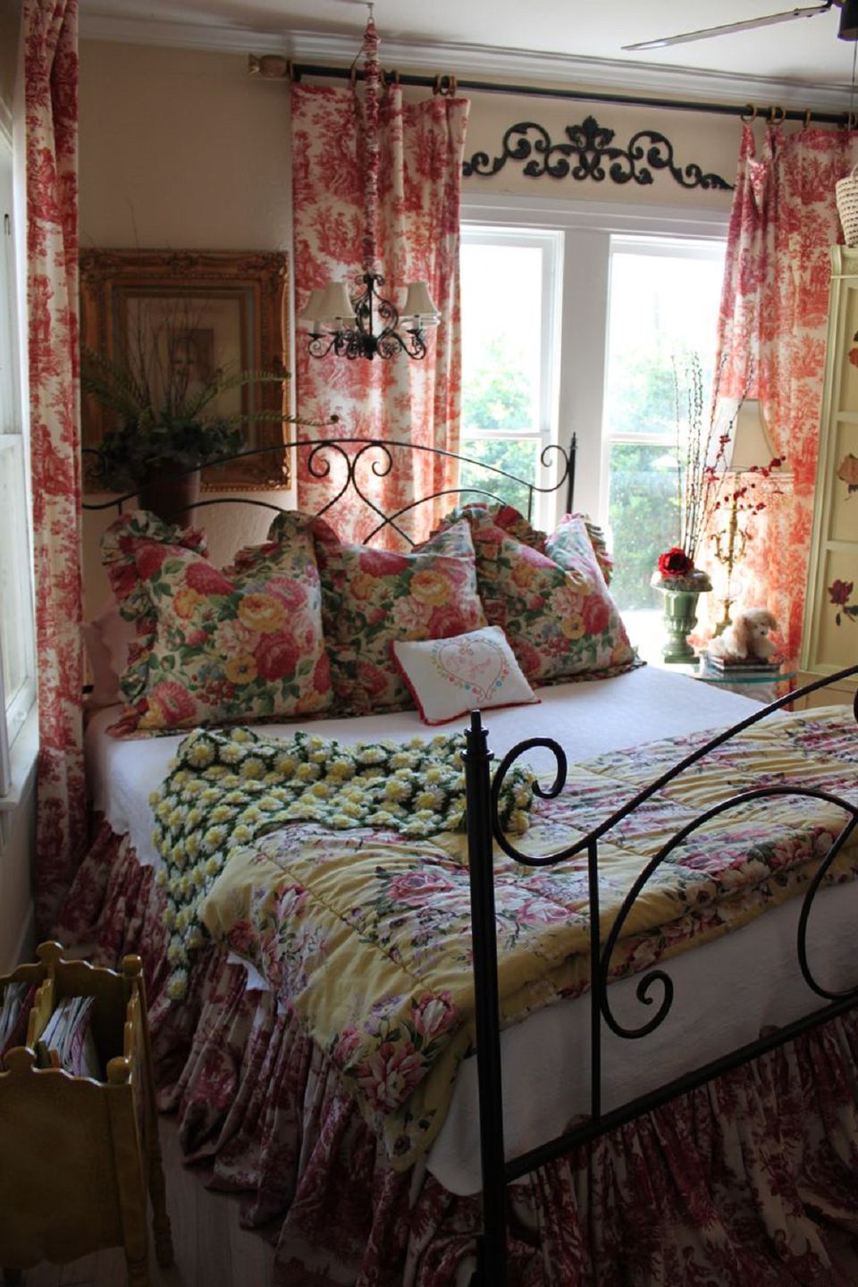 French Country Bedroom Decorating Ideas and Photos