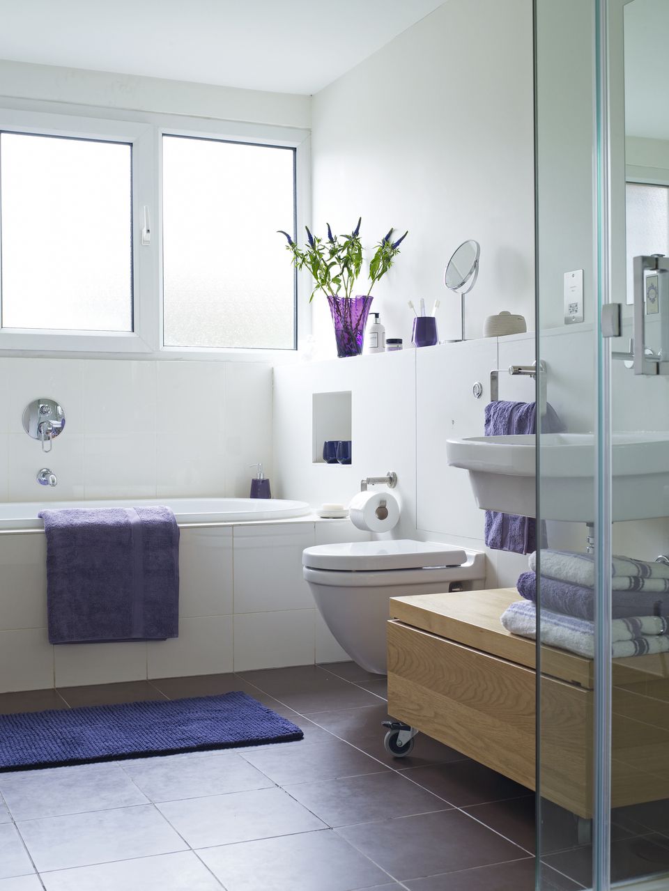 Small Bathroom Designs / Small Bathroom Design / Having a small bathroom can be challenging.