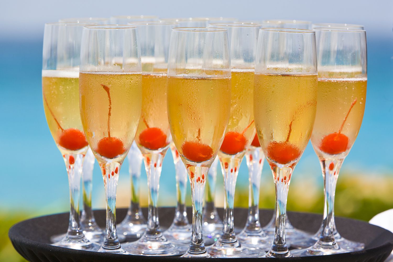 10 Fantastic Champagne Cocktails to Impress Anyone