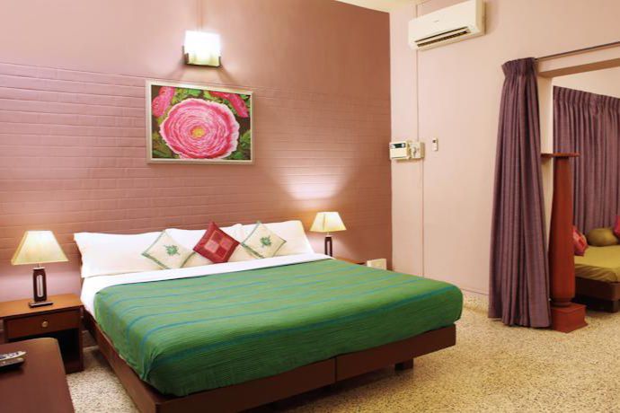 Hanu Reddy Residences, Wallace Garden