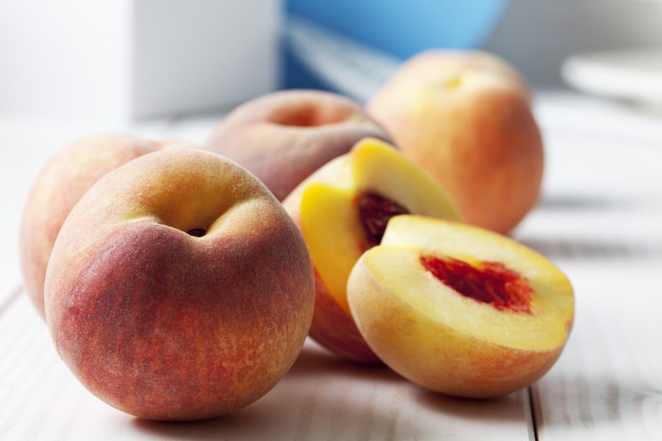 guide-to-peach-and-nectarine-varieties