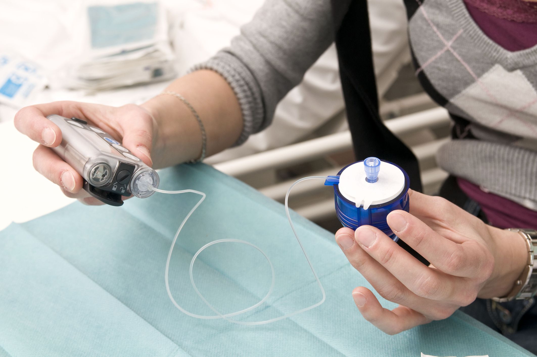 the-pros-and-cons-of-insulin-pump-therapy