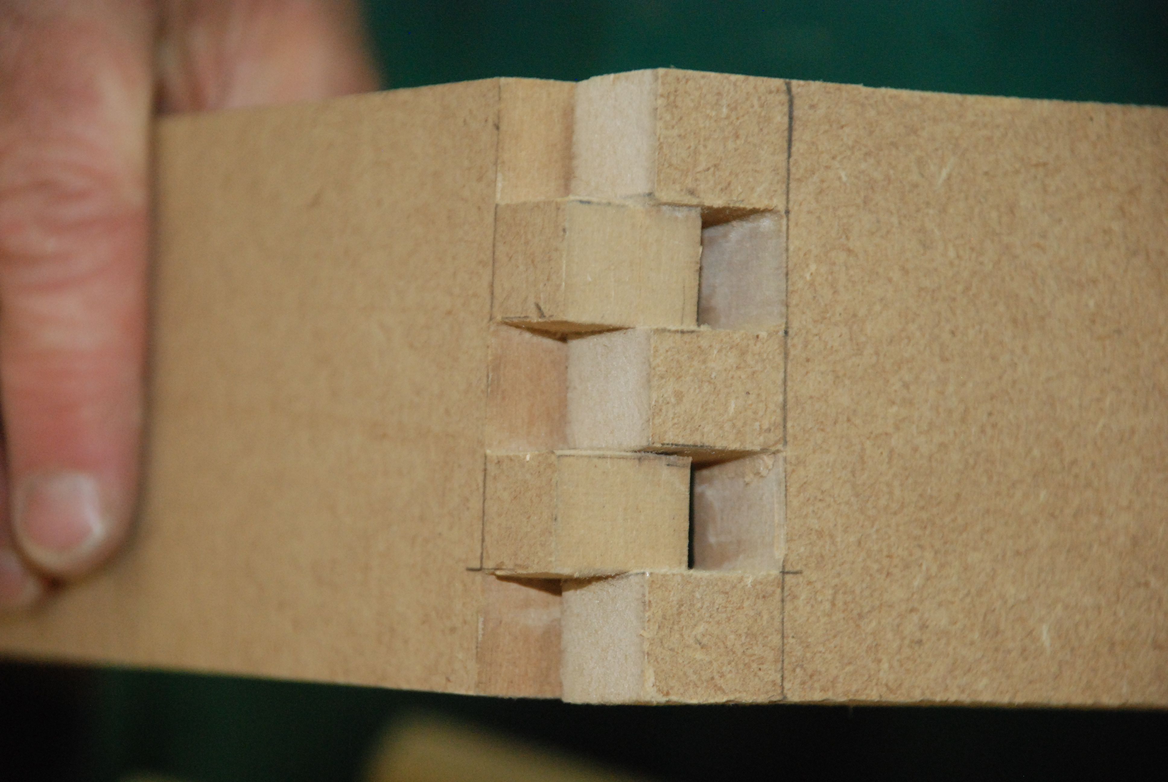 Box Joints - A Simple Alternative to Dovetails